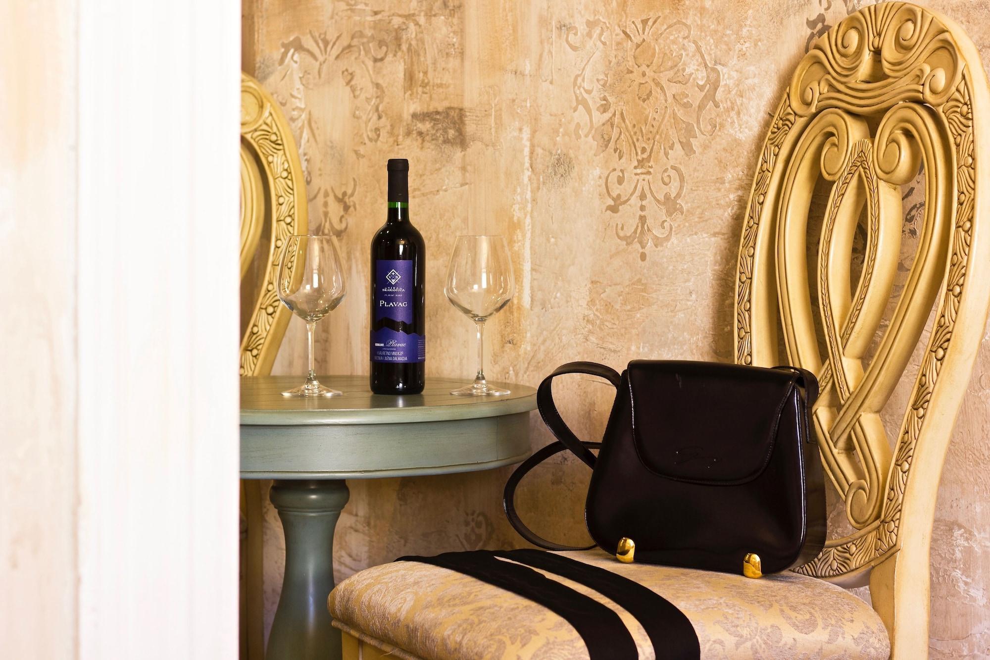 Plaza Marchi Old Town - Mag Quaint & Elegant Boutique Hotell Split